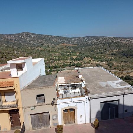 Tranquil And Spacious Townhouse In Historical And Picturesque Cervera Del Maestre Exterior photo