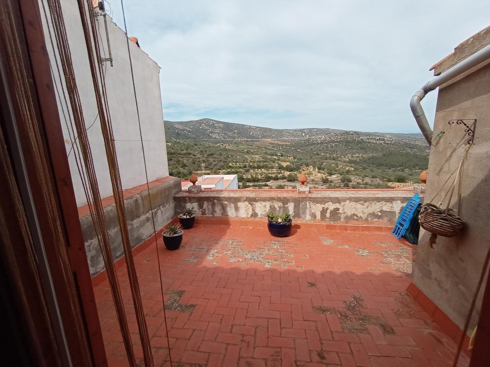Tranquil And Spacious Townhouse In Historical And Picturesque Cervera Del Maestre Exterior photo