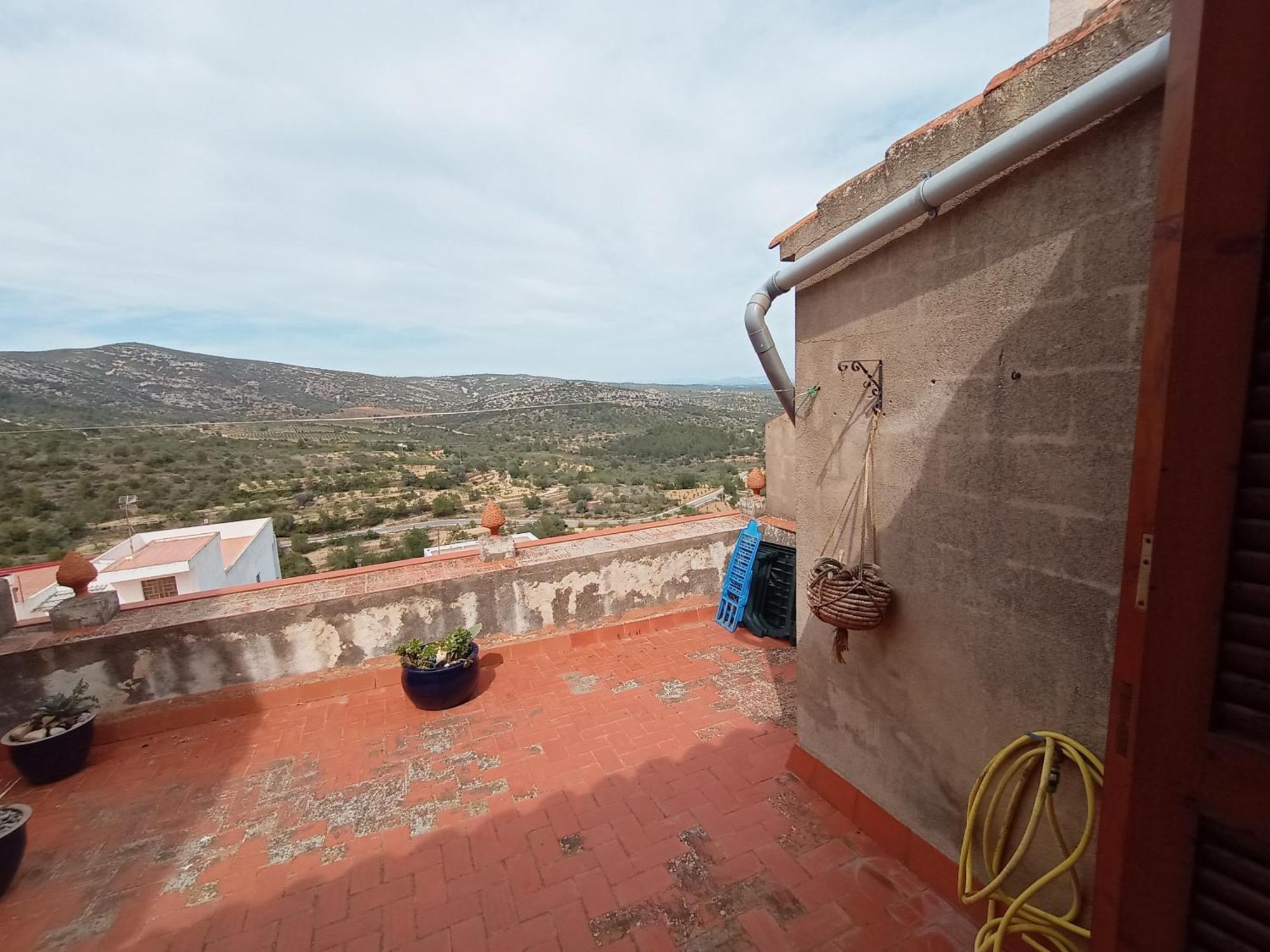 Tranquil And Spacious Townhouse In Historical And Picturesque Cervera Del Maestre Exterior photo
