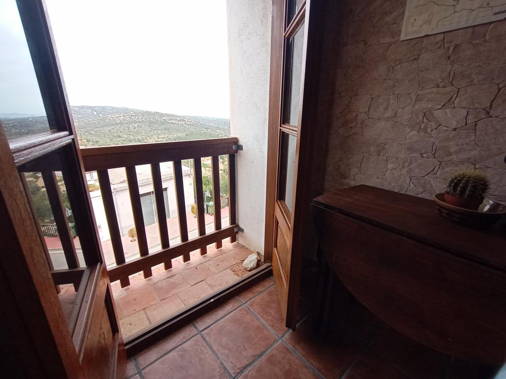 Tranquil And Spacious Townhouse In Historical And Picturesque Cervera Del Maestre Exterior photo